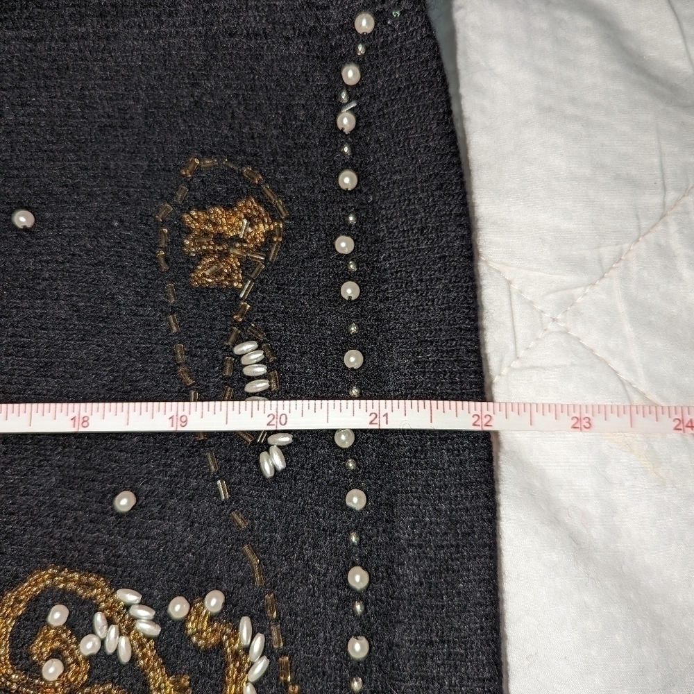 𝅺VINTAGE Black Embroidery & Pearls Lambswool & Angora Knit Cardigan Size Medium - Picture 10 of 13